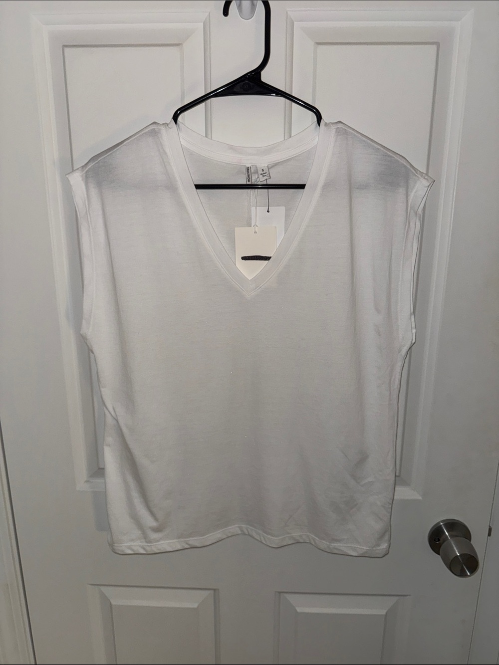 Nordstrom‎ Women's White Sleeveless Vneck Tee Sz Sm
